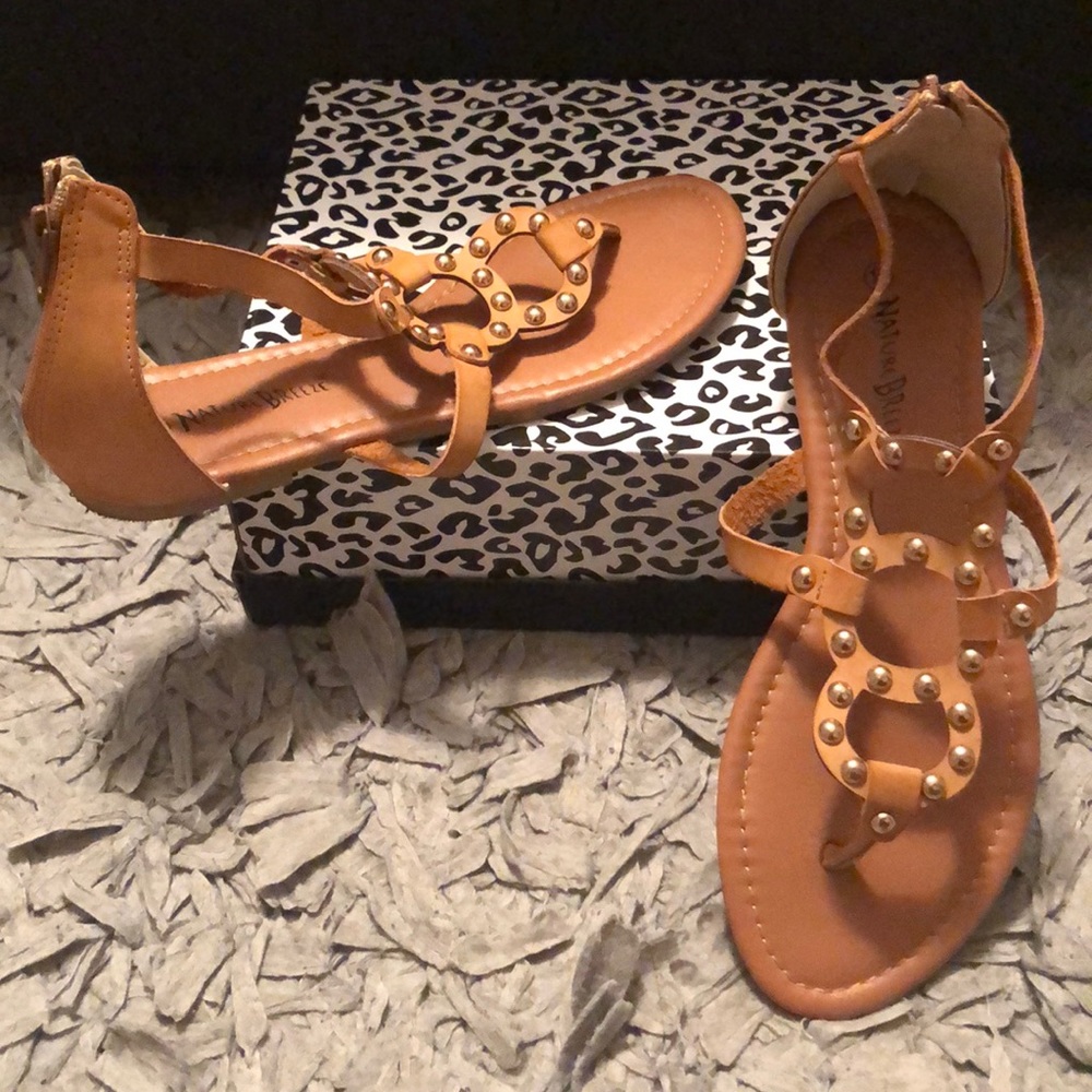 Thong Studded Flat Sandals- Camel